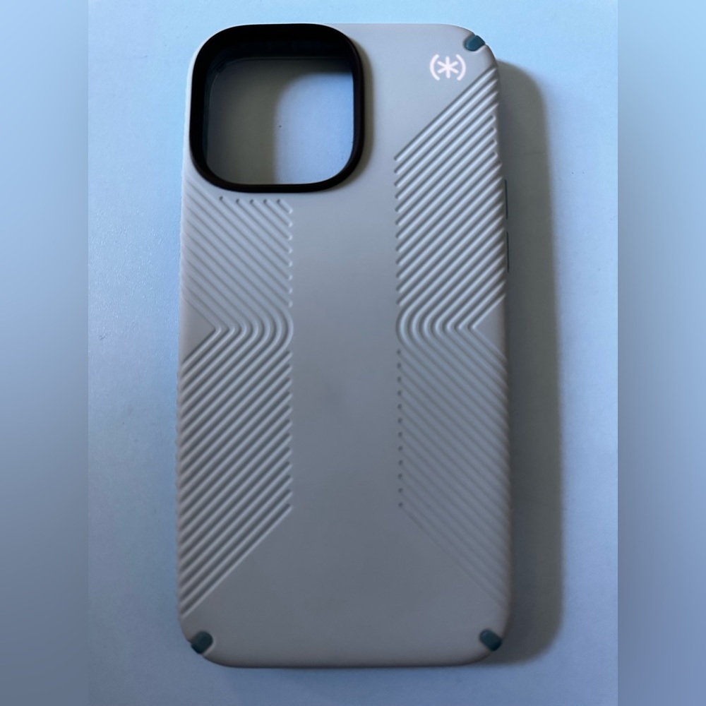 iPhone 13 Pro Max speck case